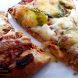 Pizza z tuńczykiem i korniszonami