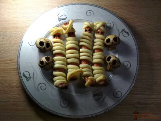 Parówkowe mumie i pieczaszki - trupieczarki